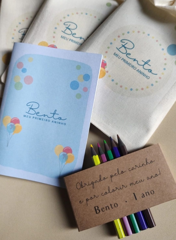Kit livro com mini lápis e saquinhos de algodão cru - Image 4